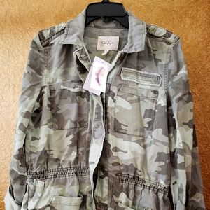 Camouflage jacket BRAND NEW W TAGS